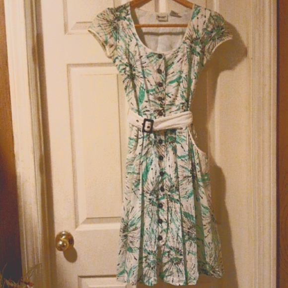 Dress - Picture 1 of 1